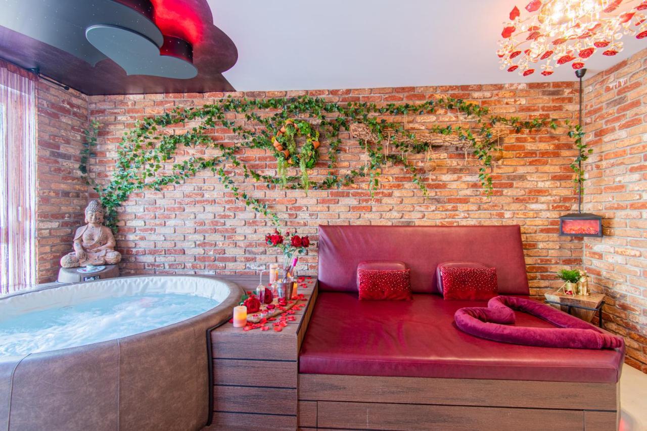 Jacuzzi - Love - Bdsm - Extra Luxury - Ev Chargger - Valentine'S Day - Red Room - Flexible Selfcheckins 28 زغرب المظهر الخارجي الصورة