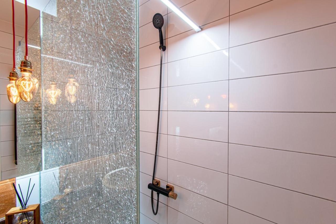 Jacuzzi - Love - Bdsm - Extra Luxury - Ev Chargger - Valentine'S Day - Red Room - Flexible Selfcheckins 28 زغرب المظهر الخارجي الصورة