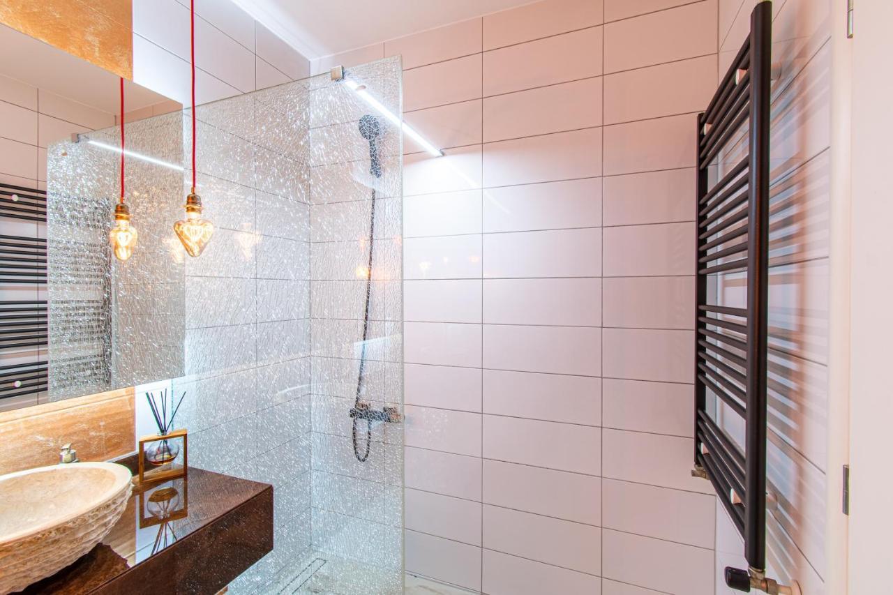 Jacuzzi - Love - Bdsm - Extra Luxury - Ev Chargger - Valentine'S Day - Red Room - Flexible Selfcheckins 28 زغرب المظهر الخارجي الصورة
