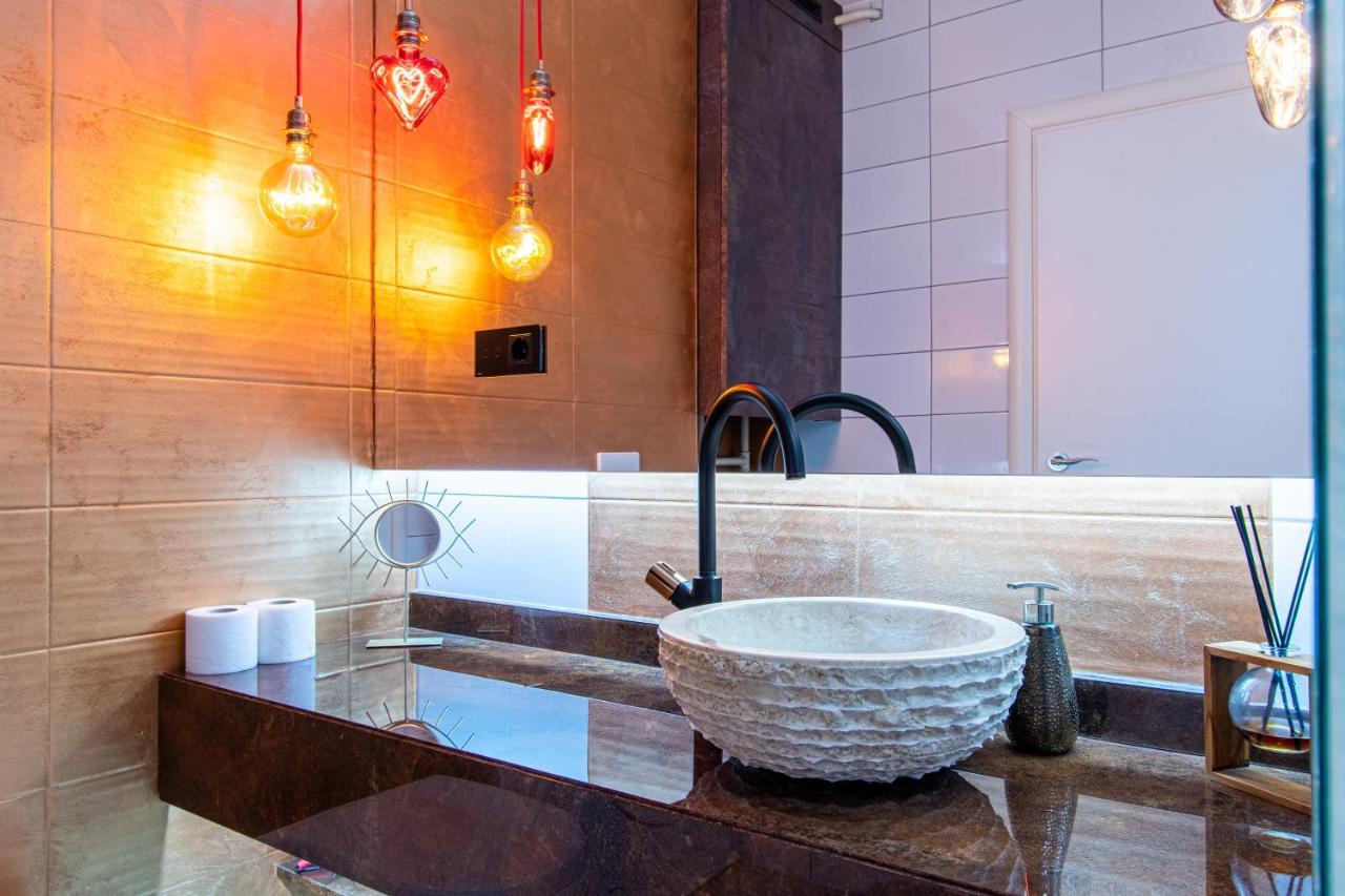 Jacuzzi - Love - Bdsm - Extra Luxury - Ev Chargger - Valentine'S Day - Red Room - Flexible Selfcheckins 28 زغرب المظهر الخارجي الصورة