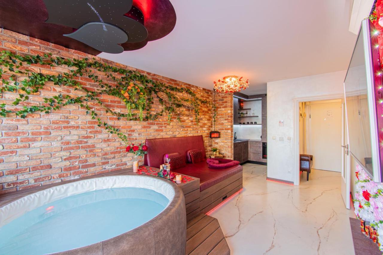 Jacuzzi - Love - Bdsm - Extra Luxury - Ev Chargger - Valentine'S Day - Red Room - Flexible Selfcheckins 28 زغرب المظهر الخارجي الصورة