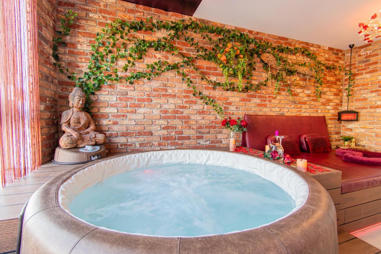 Jacuzzi - Love - Bdsm - Extra Luxury - Ev Chargger - Valentine'S Day - Red Room - Flexible Selfcheckins 28 زغرب المظهر الخارجي الصورة