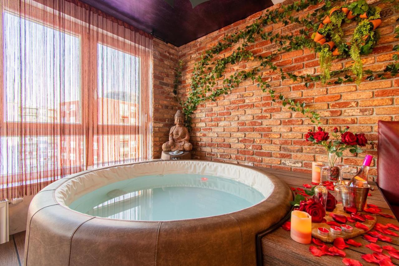 Jacuzzi - Love - Bdsm - Extra Luxury - Ev Chargger - Valentine'S Day - Red Room - Flexible Selfcheckins 28 زغرب المظهر الخارجي الصورة