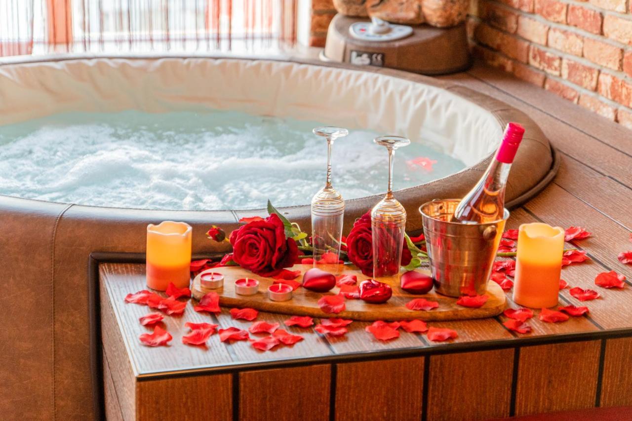 Jacuzzi - Love - Bdsm - Extra Luxury - Ev Chargger - Valentine'S Day - Red Room - Flexible Selfcheckins 28 زغرب المظهر الخارجي الصورة